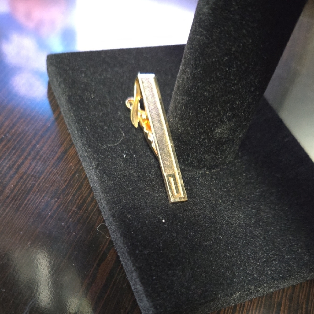 Vintage SWANK Gold Tone Tie Bar